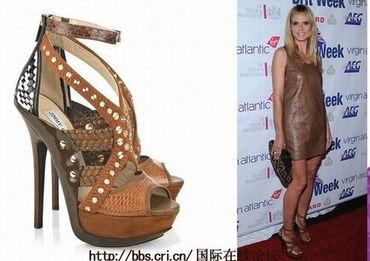 明星凉鞋特写,凉鞋特写下的时尚演绎