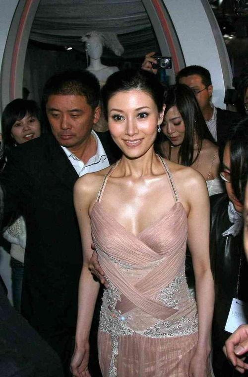 哪个女明星下面松弛,揭秘XXX明星的紧致秘诀