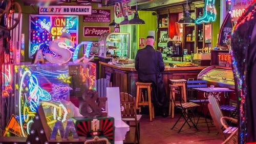 打卡网红店的拍照姿势,解锁拍照姿势新潮流