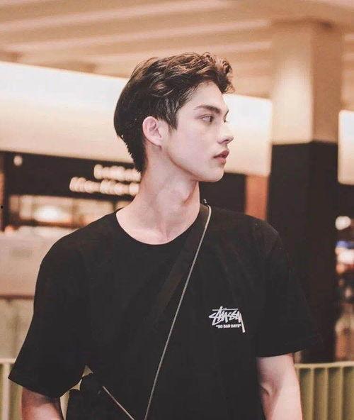 泰国网红男士理发师,潮流剪裁的艺术大师